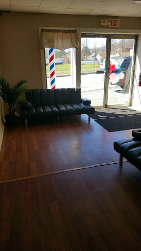 Barber Shop «Top Notch Barbershop», reviews and photos, 353 E Main St, Middletown, NY 10941, USA