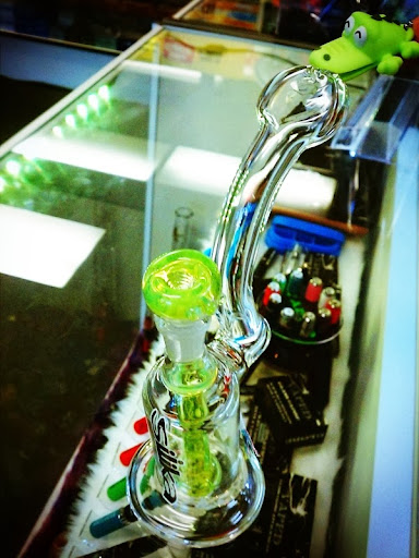 Tobacco Shop «Vapors Smoke Shop», reviews and photos, 880 W Hamilton Ave, Campbell, CA 95008, USA