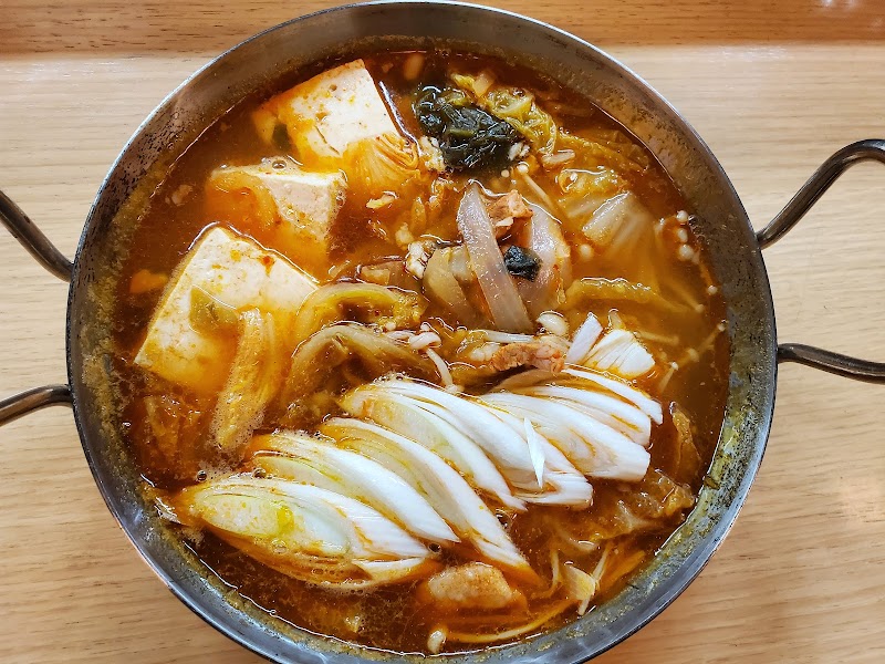 明(韓国料理屋)
