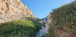 Foto van Gallipoli Beach omringd door bergen