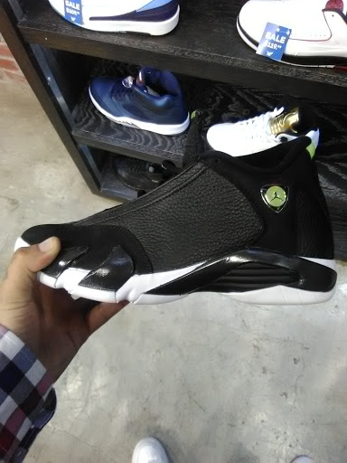 Shoe Store «Shiekh Shoes», reviews and photos, 1900 N Long Beach Blvd, Compton, CA 90221, USA