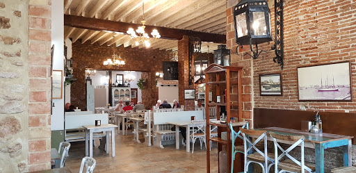 Restaurante la Casona - Pl. de Capdepont, 3, 03181 Torrevieja, Alicante, España