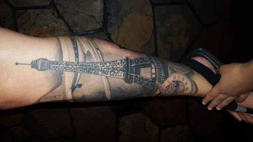 Tattoo Shop «Red 5 Tattoo», reviews and photos, 829 Lynnhaven Pkwy #121, Virginia Beach, VA 23452, USA