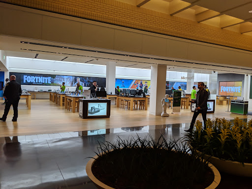 Computer Store «Microsoft Store - NorthPark Center», reviews and photos, 8687 N Central Expy #1612, Dallas, TX 75225, USA