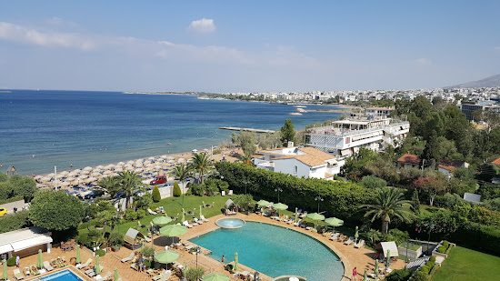 Mikro Kavouri beach