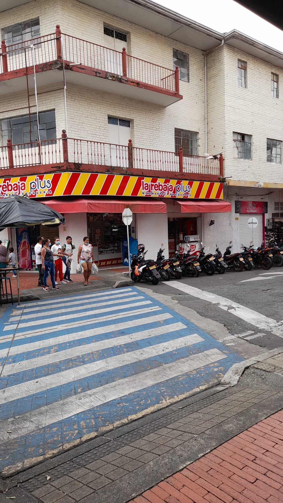 LA REBAJA PLUS NO. 2 VILLAVICENCIO LOS CENTAUROS