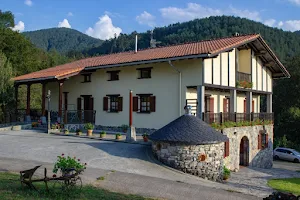 Casa Rural URRESTI Landaetxea image