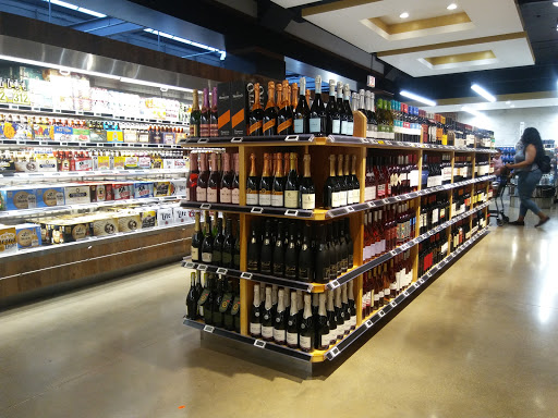 Supermarket «Cermak Fresh Produce», reviews and photos, 4000 W Diversey Ave, Chicago, IL 60639, USA