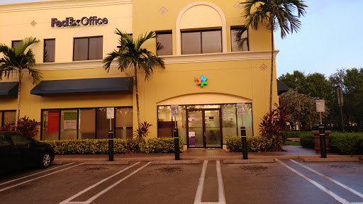Print Shop «FedEx Office Print & Ship Center», reviews and photos, 1548 Weston Rd, Weston, FL 33326, USA