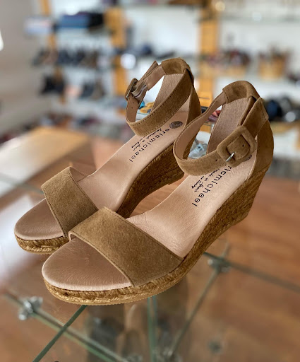 Shoe Store «Rainsong Shoes», reviews and photos, 117 Plaza St, Healdsburg, CA 95448, USA