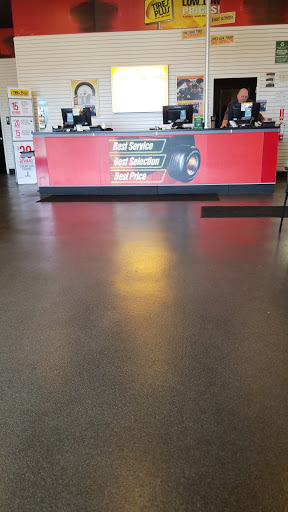 Tire Shop «Tires Plus», reviews and photos, 2625 E Hwy 50, Clermont, FL 34711, USA