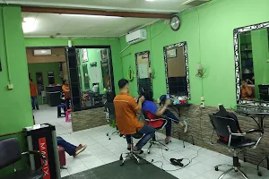 Kita Salon image