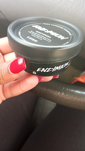 Cosmetics Store «LUSH Fresh Handmade Cosmetics», reviews and photos, 7900 Shelbyville Rd, Louisville, KY 40222, USA