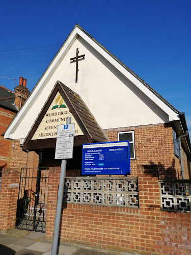 Comments and reviews of Wood Green Community Church
