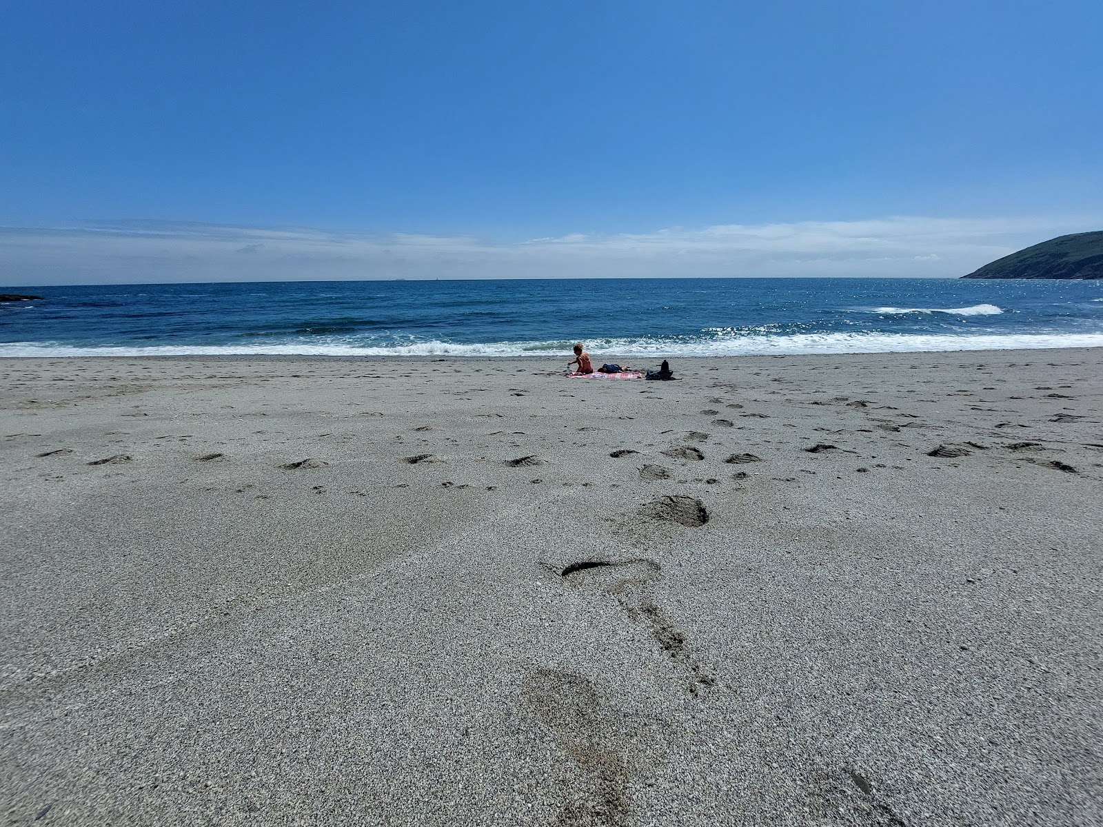 Foto de Playa de la Bóveda con recta y larga