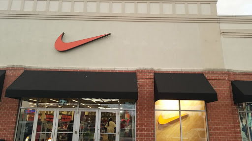 Sporting Goods Store «Nike Factory Store», reviews and photos, 8510 S Cottage Grove Ave, Chicago, IL 60619, USA