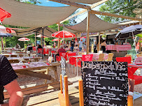 Atmosphère du Restaurant français Auberge du Lac à Saint-Fargeau - n°4