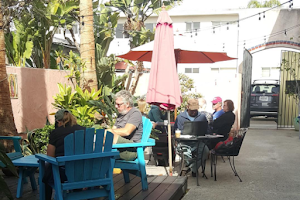 Dos Palmas Cafe image