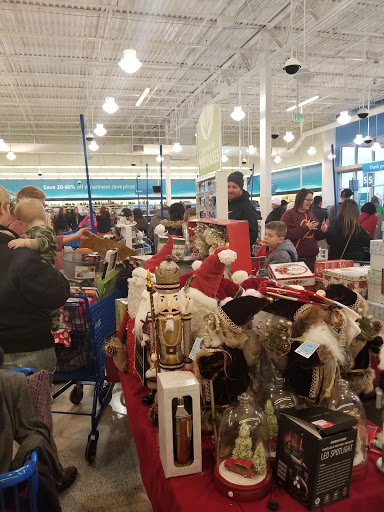 Clothing Store «Ross Dress for Less», reviews and photos, 249 Deane Dr, Rockford, IL 61107, USA