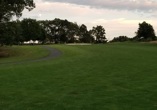 Golf Course «Topstone Golf Course», reviews and photos, 516 Griffin Rd # A, South Windsor, CT 06074, USA