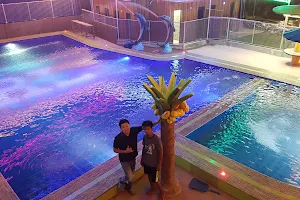 Kawayan Leaves Resort and Hotel image