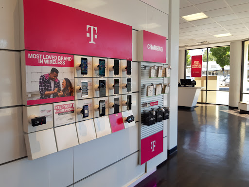 Cell Phone Store «T-Mobile», reviews and photos, 300 Davis St, San Leandro, CA 94577, USA