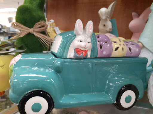 Shopping Mall «Tuskatella Shopping Center», reviews and photos, 1344 N Tustin St, Orange, CA 92867, USA