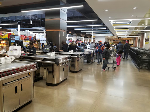 Supermarket «Cermak Fresh Produce», reviews and photos, 4000 W Diversey Ave, Chicago, IL 60639, USA