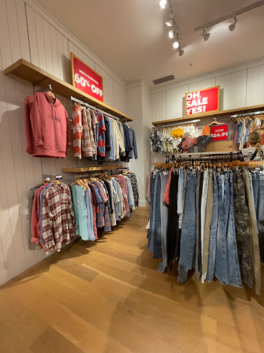 Clothing Store «AEO & Aerie Store», reviews and photos, 2615 Medical Center Pkwy #1370, Murfreesboro, TN 37129, USA