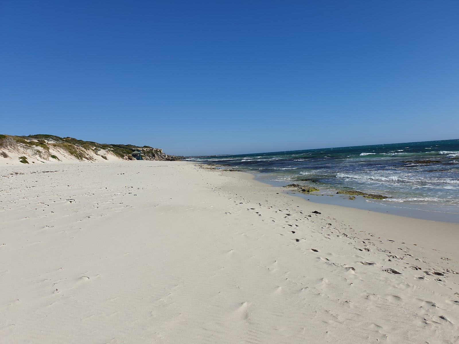 Iluka Beach的照片 带有碧绿色纯水表面