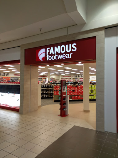 Famous Footwear, 2018 S Commons, Federal Way, WA 98003, USA, 