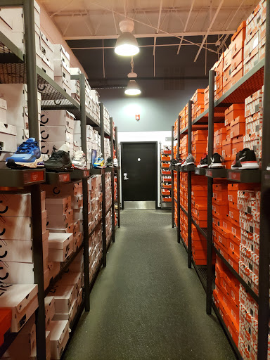 Sporting Goods Store «Nike Factory Store», reviews and photos, 120 Laconia Rd #201, Tilton, NH 03276, USA