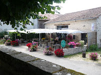 Photos du propriétaire du Restaurant La Table Du Lavoir à Montrol-Sénard - n°7