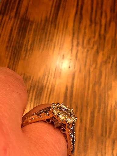 Jewelry Store «Rogers & Hollands Jewelers», reviews and photos, 1352 Mall Loop Dr, Joliet, IL 60431, USA