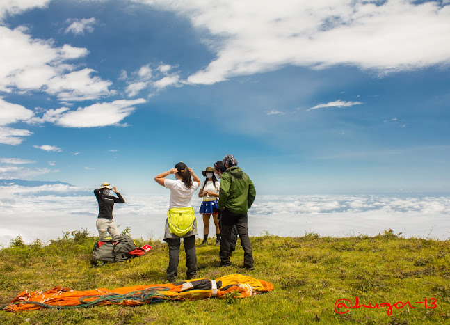 WV57+GVJ, Ecuador