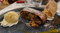 Apfelstrudel du Restaurant de spécialités alsaciennes Muensterstuewel à Strasbourg - n°1