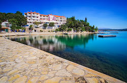 Foto von Posedarje beach III mit kleine bucht