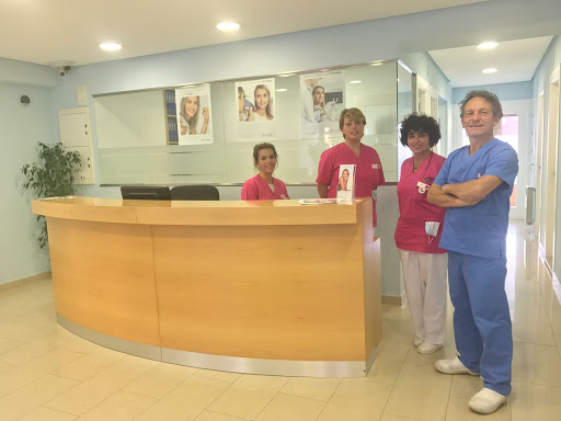 Omega Clínica Dental Tineo. Doctor Alfredo Machín. Expertos en Implantes y Ortodoncia invisible en Tineo, Asturias