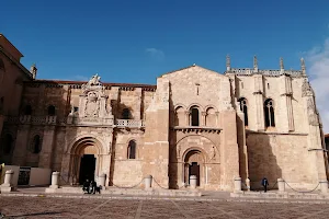Basílica de San Isidoro image