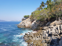 Foto di Playa Las Brisas con baia piccola