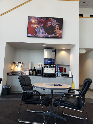 Toyota Dealer «Lithia Toyota of Springfield», reviews and photos, 163 S 9th St, Springfield, OR 97477, USA