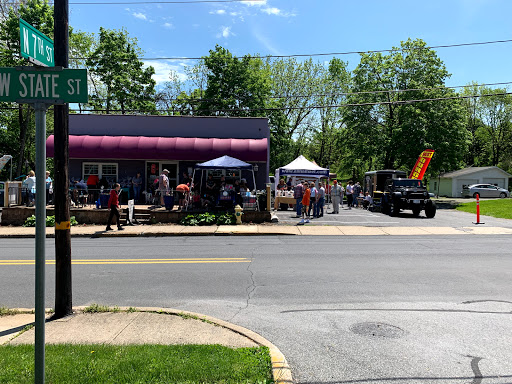 Pet Store «Hometown Pet Center», reviews and photos, 201 N Main St, Coopersburg, PA 18036, USA