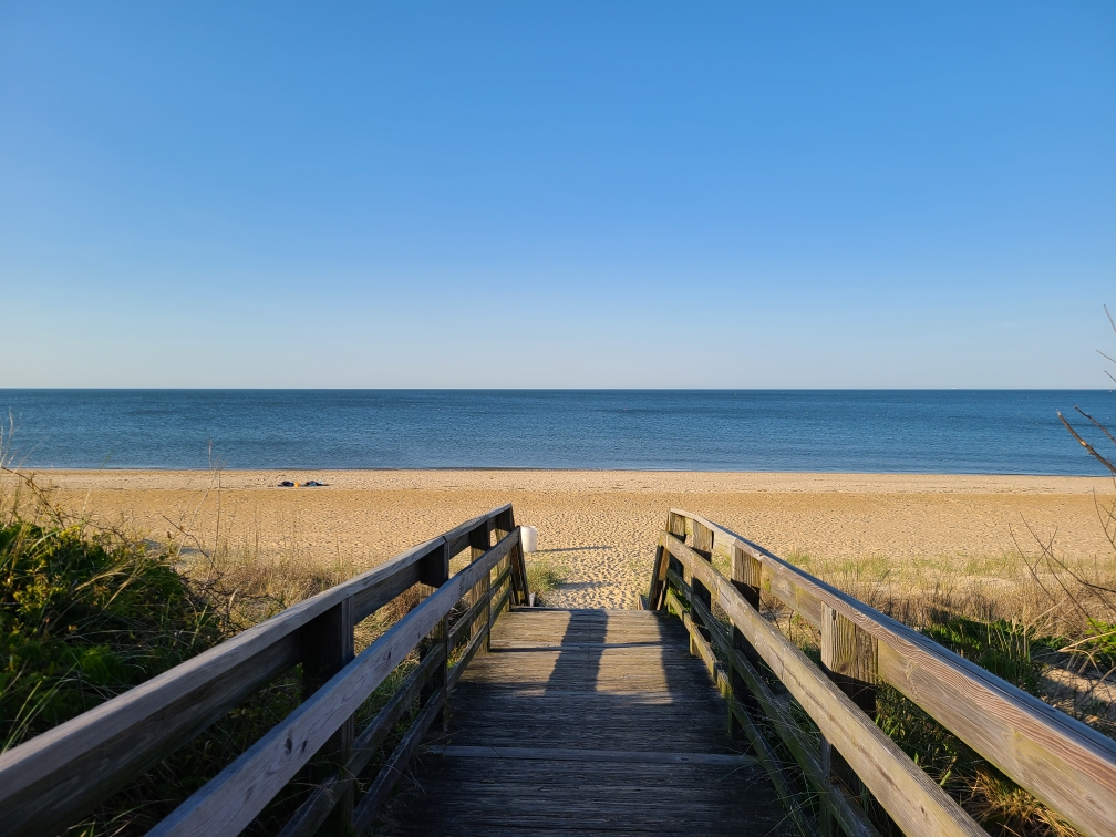 Ocean View beach II的照片 带有碧绿色纯水表面