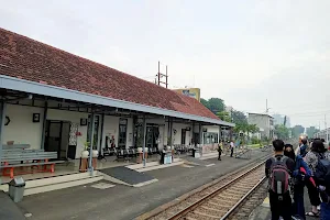 Stasiun Waru image