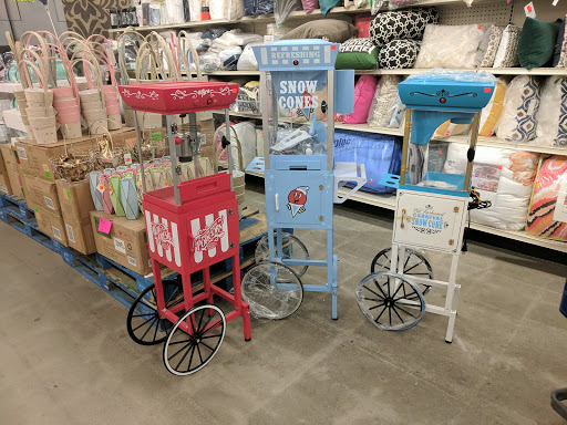 Grocery Store «P & R Discount Grocery», reviews and photos, 600 Scranton Carbondale Hwy, Eynon, PA 18403, USA