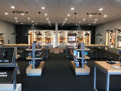 Cell Phone Store «Verizon», reviews and photos, 755 NW Gilman Blvd J, Issaquah, WA 98027, USA
