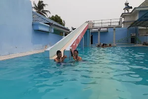 Swimming Pool L2 image