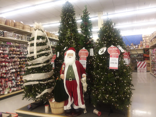 Craft Store «Hobby Lobby», reviews and photos, 2102 N Neil St Suite 2, Champaign, IL 61820, USA