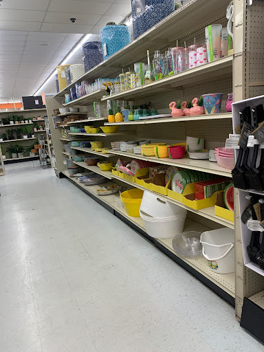 Discount Store «Big Lots», reviews and photos, 650 Wolcott St, Waterbury, CT 06705, USA