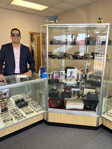 Eyeglass Shop, 2323 Wirt Rd # D, Houston, TX 77055, USA, 